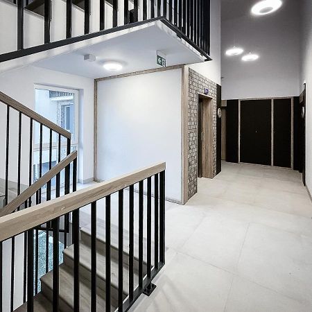 Apartament Sloneczny Kamienica Grochow With Free Parking ワルシャワ エクステリア 写真